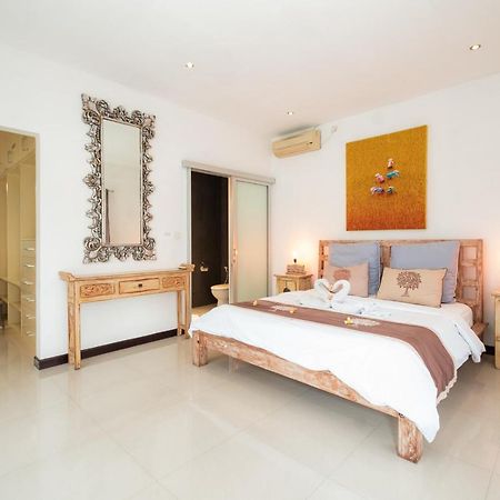 Villa Maya Seminyak Exteriör bild